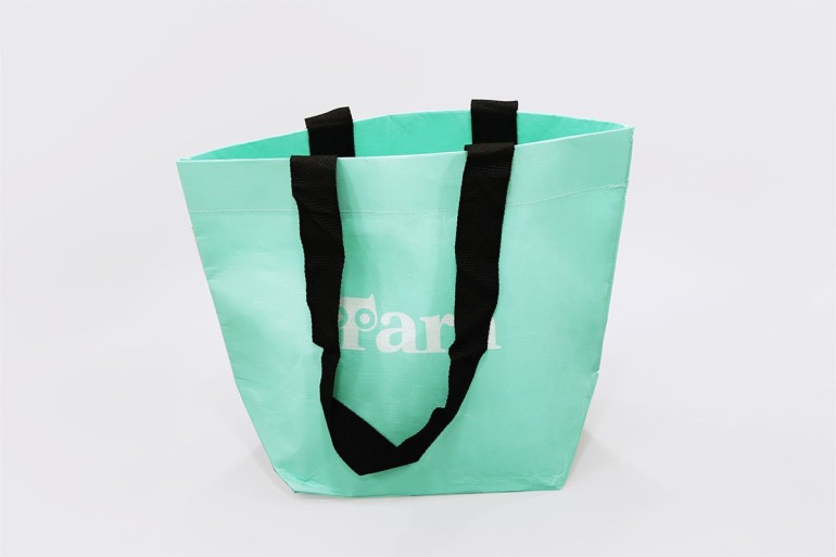 Alternative to plastic bag with R-PET