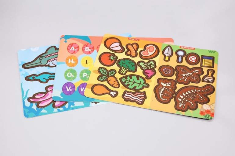 Plastic card binding teaching books