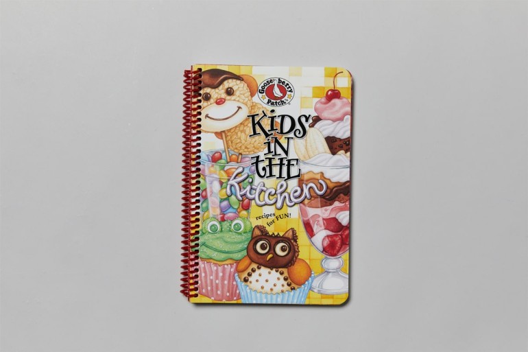 Plastic card binding teaching books