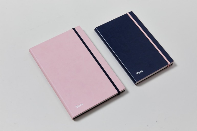 Diaries with edge color