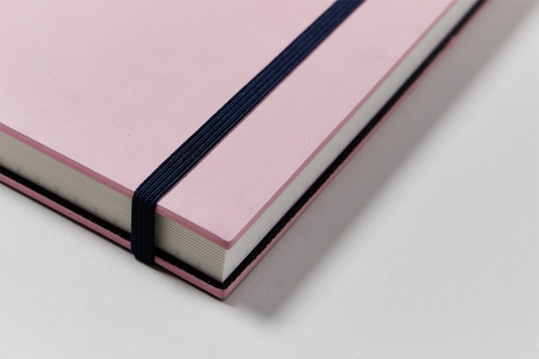 Diaries with edge color