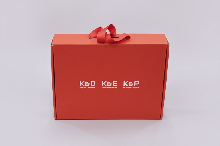 Foundation day gift box